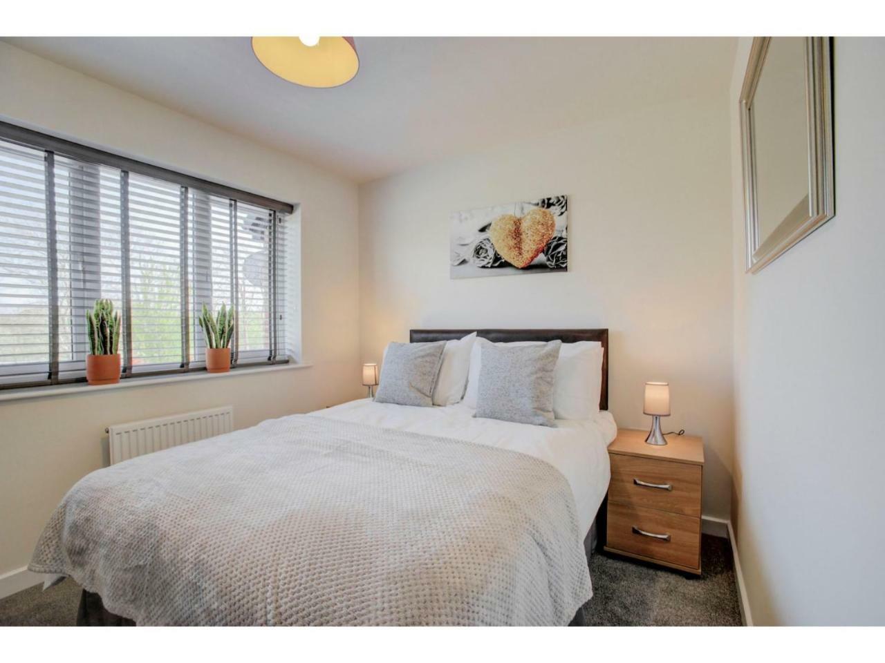 Newly Built, Splendid House For 5 In Manchester! 外观 照片
